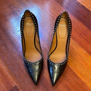 Givenchy alligator print leather studded pumps. Worn 3 times great condition.